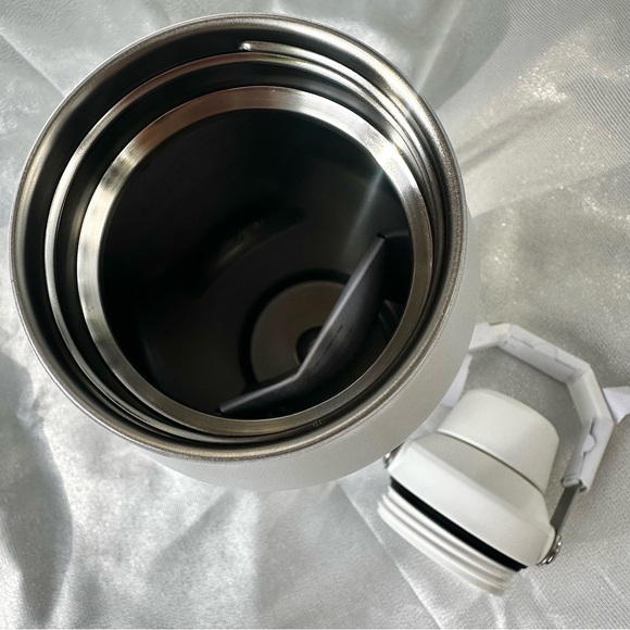 🎉HP!🎉 STANLEY ✨NWT✨ 36 oz Aerolight IceFlow Bottle in Polar - Picture 8 of 8